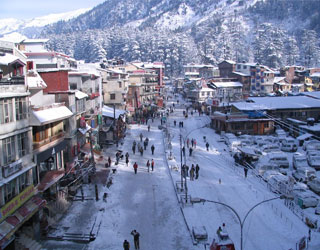 Pathankot to Manali Tempo Traveller